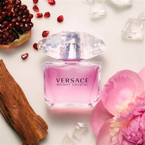 cuanto cuesta el perfume versace bright crystal|Versace Bright Crystal perfume smell.